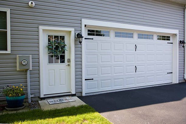 24/7 Emergency Garage Door Panel Replacement experts in Huntingdon, TN